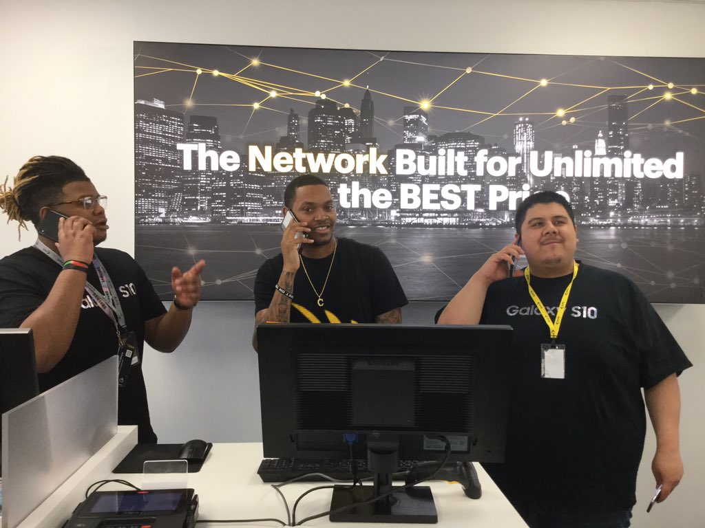 RockfordSprint's tweet photo. Who wants to PaRtY?! Sayyyyy We Want to PaRtY!!!
#GalaxyS10 Launch Party. Come to @sprintstore in @Rockford_IL  Sprint on State where we have #BestUnlimitedNetwork @HirdChris @NeeNeeSprint @LangerSprint @Sprint4Chi @NeeNeeSprint @sprint @sprintnews @q985rockford @rockfordchamber https://t.co/S4ROLAswyz