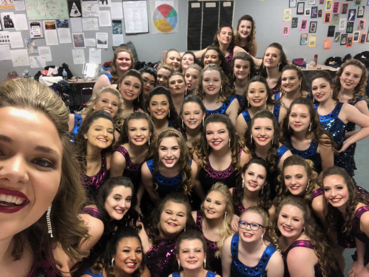 dragondirector's tweet photo. Fantastic performance by Diamond Sensations! #NewPalProud #NPperformingArts #choirup https://t.co/uYftZnBEHy