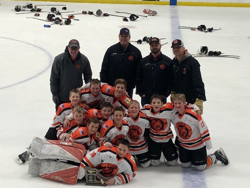 With a goal 8 ticks in to OT and a beauty of a set up by Dan Holonen, Andrew Bruet nets the winner to take home consolation!! Good season boys!! <a href="/YouthHockeyHub/">YHH</a> <a href="/MNState0fHockey/">MN State Of Hockey</a>