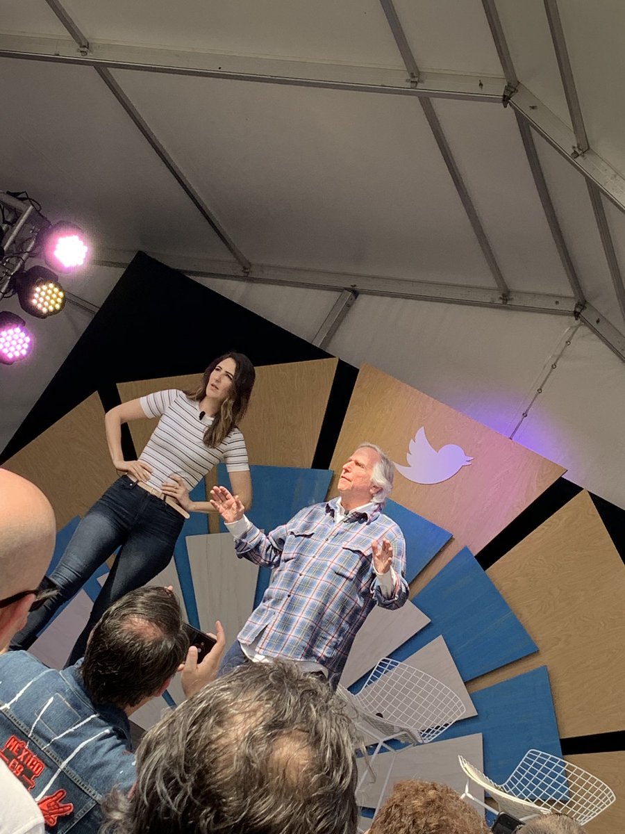 RaquelStecher's tweet photo. #TwitterImprov with @hwinkler4real and @DarcyCarden #SXSW #QuelleGoestoSXSW https://t.co/ZxbAuo0nRG