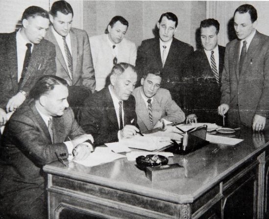 NHLPA's tweet photo. Though the original push to build the NHLPA was ultimately stifled, the efforts of Ted Lindsay and fellow players in 1957 laid the groundwork for our formation in 1967. #MyFirstHockeyMemory #RIP7 https://t.co/Zr0CtCg7cK