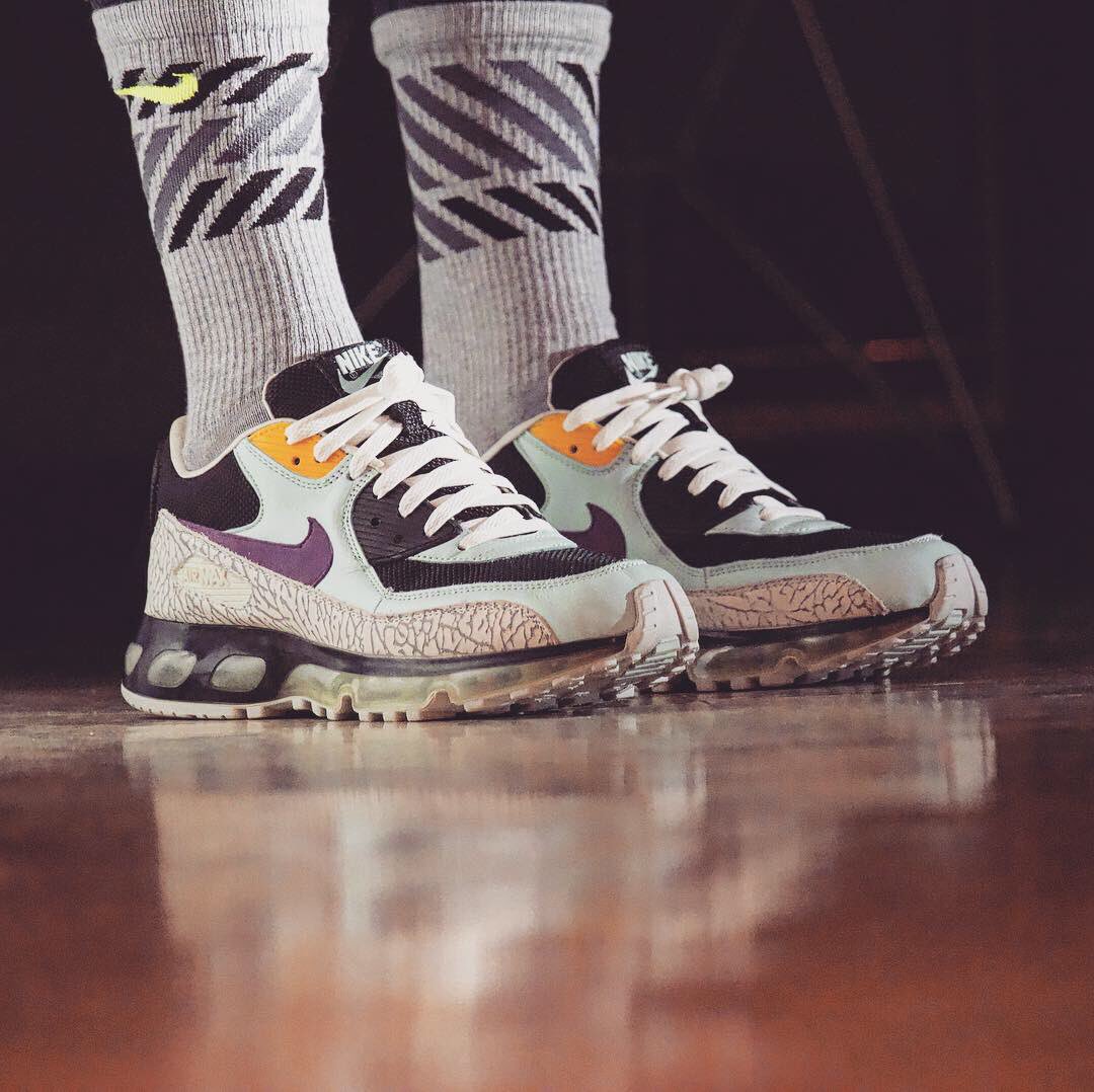 joshbryanscott's tweet image. What ya'll know about the OTO pack? 💨👟💨👟💨👟 #AirMaxMadness #OneTimeOnly