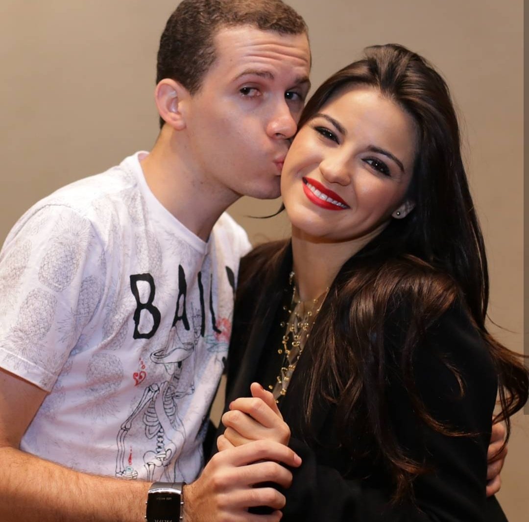 AndieGuilherme's tweet photo. Feliz cumpleaños @MaiteOficial! Gracias por ser parte de mi vida y por llenarla de colores. Que Dios te bendiga siempre. No tengo palabras para darte las gracias por lo mucho que me has ayudado a ser una persona mejor y nunca desistir de mis sueños. Te amo, miss you 💕🎁🎂🎈 https://t.co/YiOjtmq7Eh