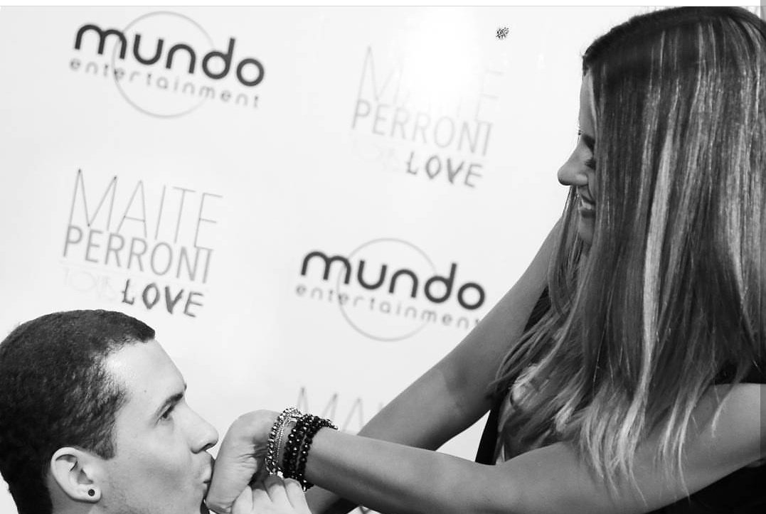AndieGuilherme's tweet photo. Feliz cumpleaños @MaiteOficial! Gracias por ser parte de mi vida y por llenarla de colores. Que Dios te bendiga siempre. No tengo palabras para darte las gracias por lo mucho que me has ayudado a ser una persona mejor y nunca desistir de mis sueños. Te amo, miss you 💕🎁🎂🎈 https://t.co/YiOjtmq7Eh