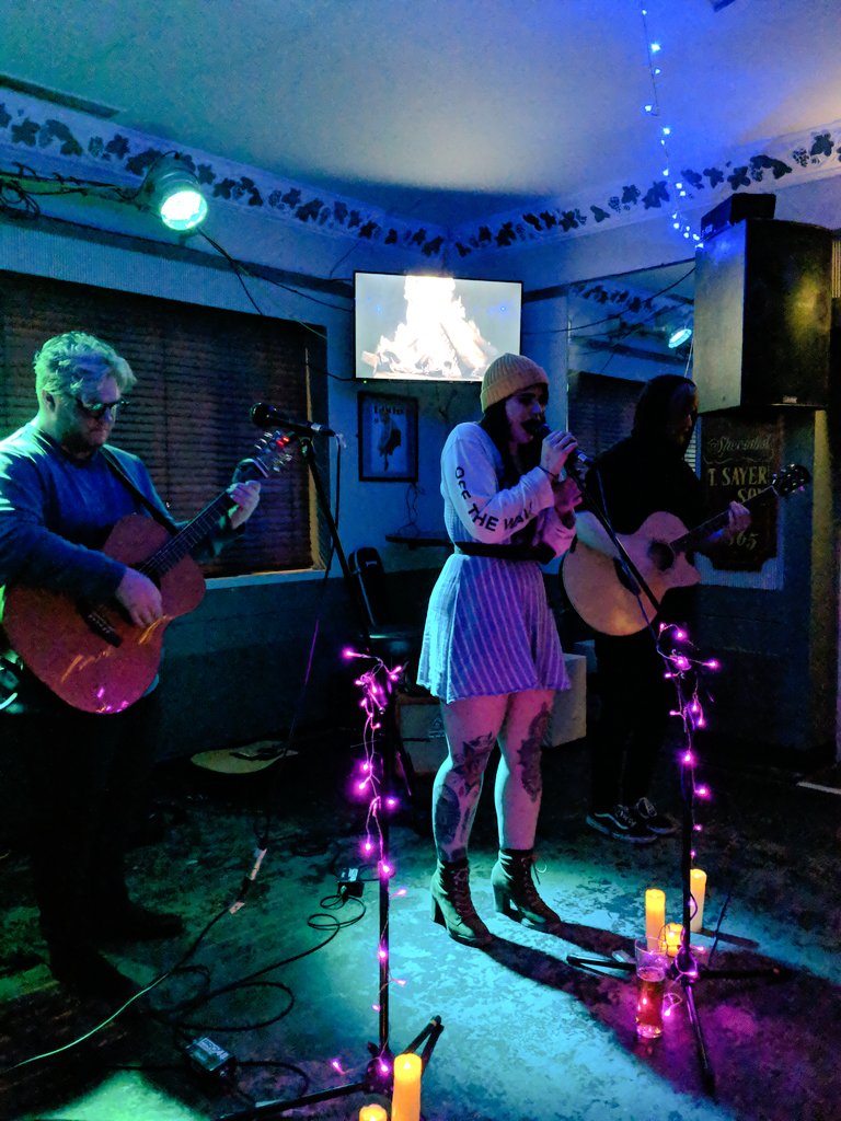 Opening the night, <a href="/Medway_Official/">🧡 Medway</a>