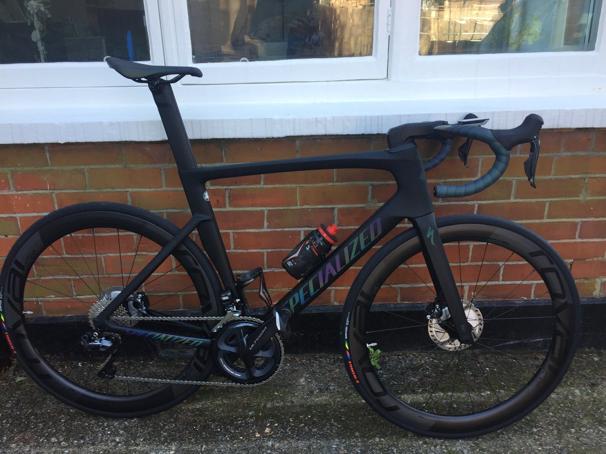 First race on this weapon, unfortunately bad legs and a poorly timed mechanical meant my race was cut short but the bike was incredible! Thanks to <a href="/PedalHeaven/">Pedal Heaven</a> for their fantastic support for me and the rest of <a href="/MeudonRT/">Meudon Pedal Heaven Le Col RT #MPH</a>