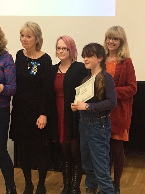 ThePocketPoet's tweet photo. Hanging out with other creative ladies at #BradfordonAvon #InternationalWomansDay event last night :) #poetry #creativewriting #feminism https://t.co/D9QVBrt6X9