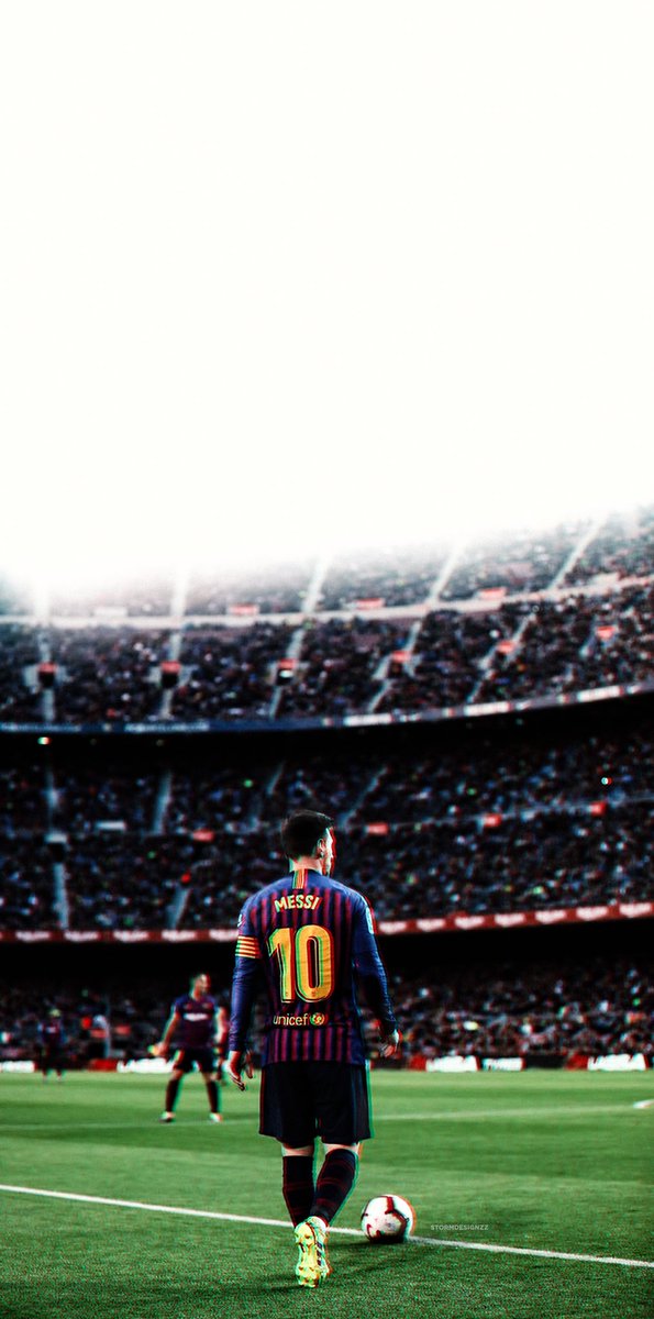 Lấy một hơi thở sâu và chuẩn bị để bị thu hút bởi hình nền Messi cho iPhone của bạn. Với các hình nền tuyệt đẹp về ngôi sao bóng đá hàng đầu thế giới này, bạn sẽ không muốn bỏ lỡ cơ hội này. Nhấn vào hình ảnh và thưởng thức đẹp mắt của Messi trên màn hình điện thoại của bạn.