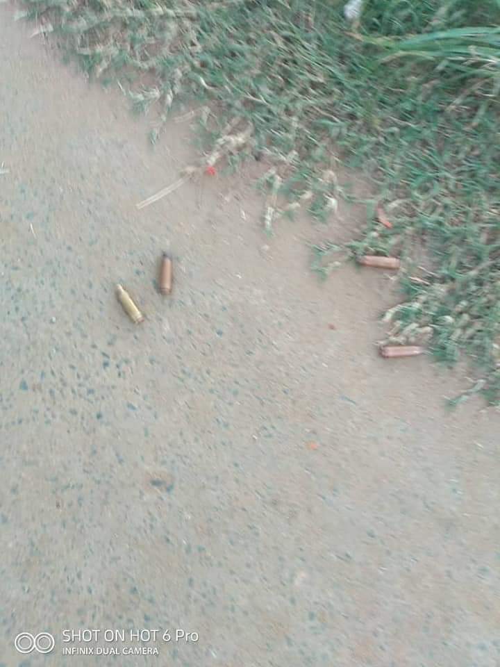 cool_brezy's tweet image. The same military sent to protect the ballot boxes 😢😢😢😢😢 are still the ones doing the snatching 😕😕😕😕

Next level my ass... 
Shame on NigerianArmy
Shame on NPF
Shame on APC

#ArmyInvasion
#ElectionsNotWar
#RiversOfPeace