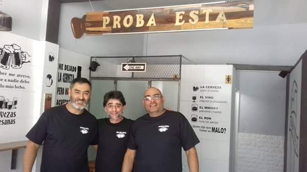 micaelabelenn__'s tweet photo. Bueno, nunca hice esto pero a mi viejo le costó un montón siempre mantenerse económicamente estable y la semana pasada después de haber hecho todo lo q estuvo a su alcance inauguró su hamburguesería. 
les pido un rt, el nombre es moy boeno y se lo merece jsjdj https://t.co/BQQWDYROAS