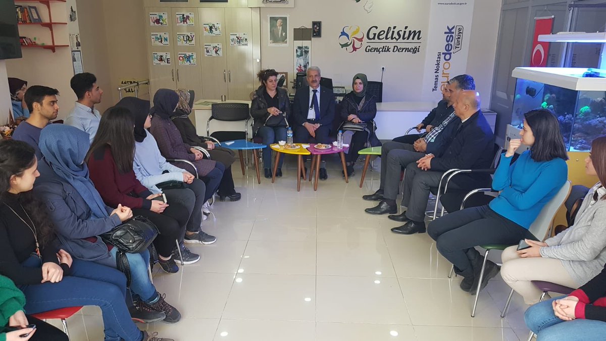memetermhp's tweet photo. Gelişim Gençlik Derneğinde Gençlerin sorunlarını dinledik,Fikir alışverişinde bulunduk. https://t.co/cdABr6JS22