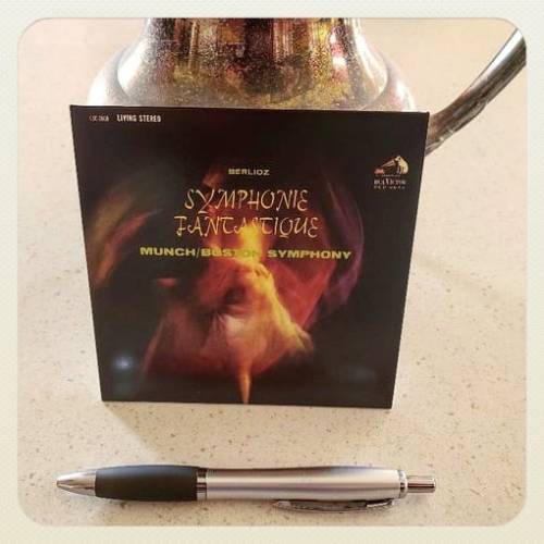 ClassicalCritic's tweet photo. #morninglistening #SpecialGuestEditon via @BrianCroppGuitar (<-Photo♡) to #CharlesMunch’s #Berlioz #SymphonieFantastique on RCA/@sony_classical

Amazon: https://t.co/qPeesSyEWS

@bostonsymphony

#classicalmusic #classicalmusiccollection #classicalcdcoll… https://t.co/N872Lk3VOj https://t.co/7h2u8J4Zi7