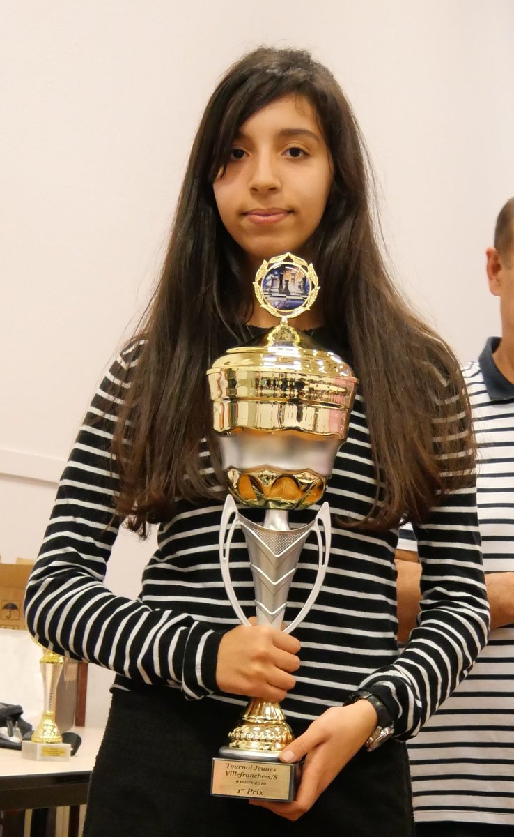 EcDesLions's tweet image. Rapide de Calade du circuit jeune du @CRMLEchecs : Sarah seule en tête, gagne le tournoi, pour clôturer cette semaine au féminin #echecs. Lucas, Maxandre, Guillaume, Lou-orphé, Luca, l&apos;accompagne sur les podiums de catégorie. Bravo la Lionne et les Lions