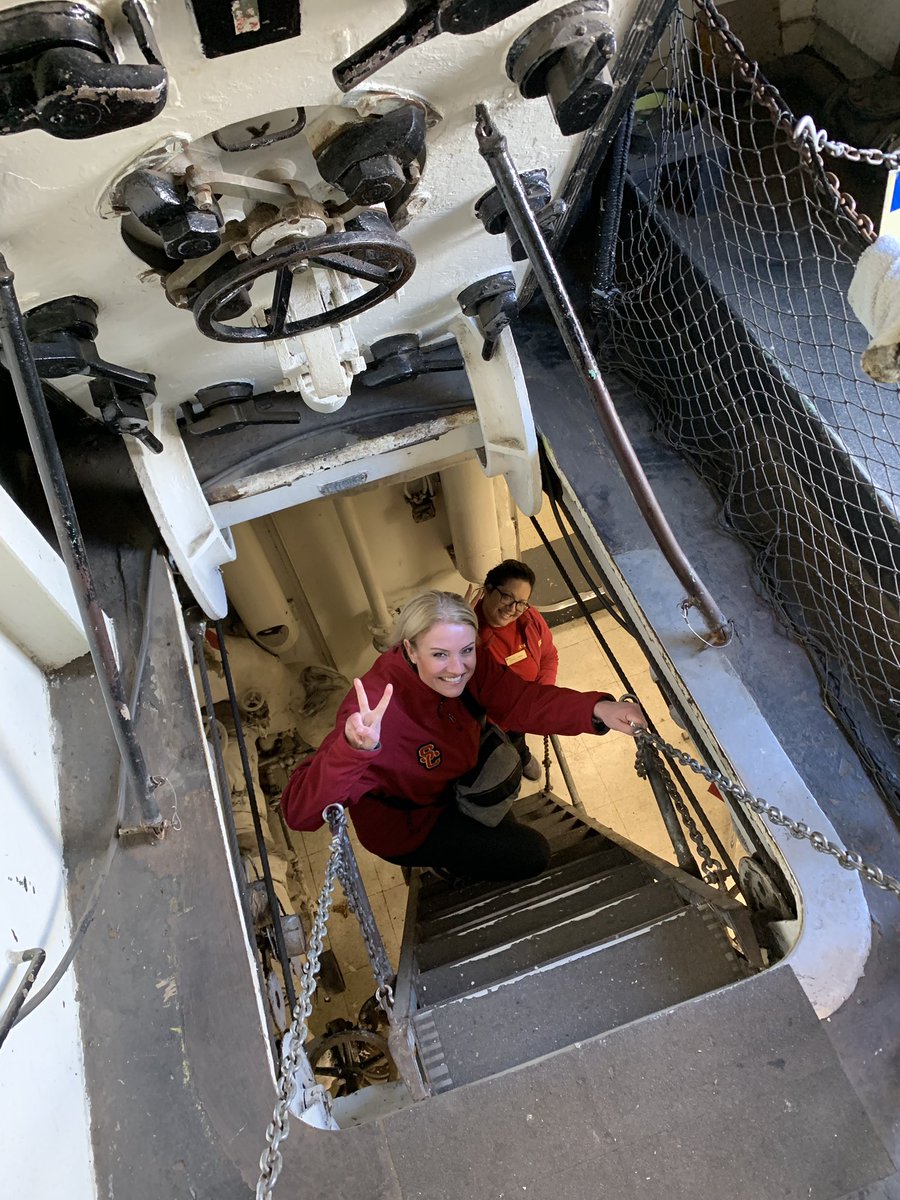 USCAlumni's tweet image. It was all hands on deck for today’s #SCervice project aboard the USS IOWA! Thanks to @USCSecondDecade and @USCMarshallAlum for hosting! #USCAlumni #FightOn