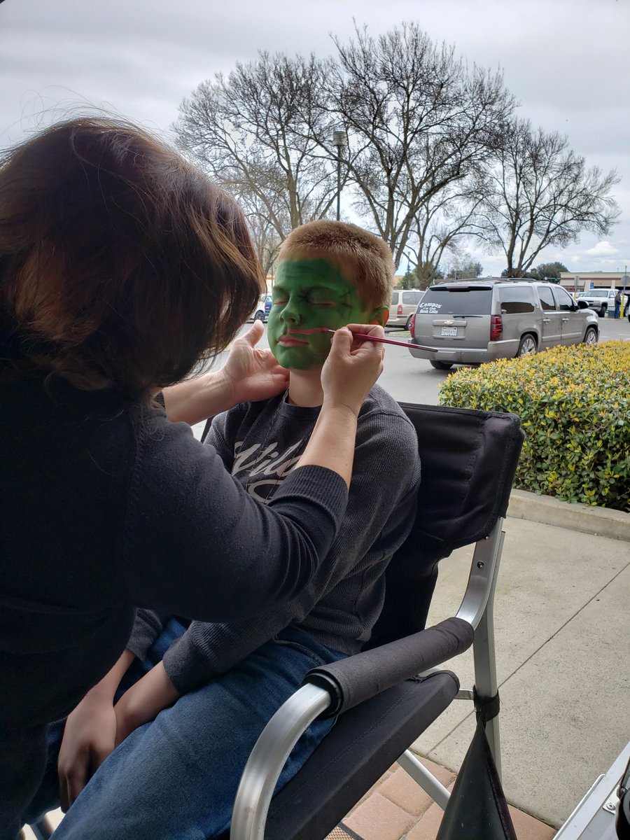 MercedSprint's tweet image. Bring the family to Sprint in Merced to enjoy the Mariachi, cupcakes and face painting. The weekend starts here. #SprintFamilySaturday