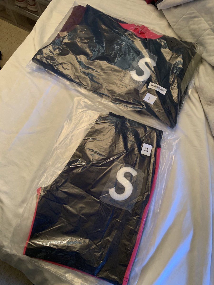 fly_guy_kenneth's tweet photo. Shoutout @destroyerbots got me the whole suit 🤫🤫 .... #firstsuccess https://t.co/k4iBrCH17v