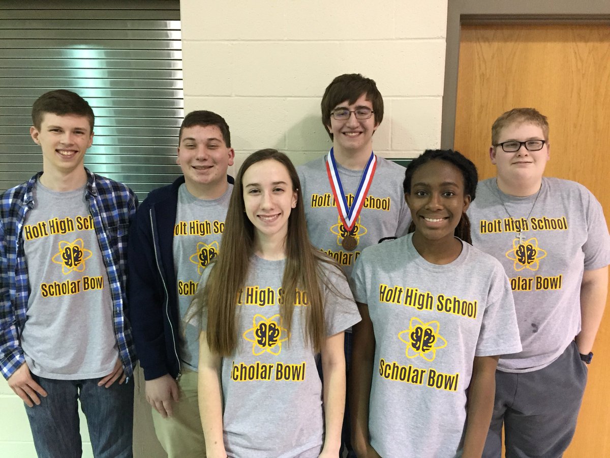 lisa_bopp's tweet photo. Heath Bana - 2nd team all conference Scholar Bowl and GAC team from Holt #weareholt @HoltScholarBowl @HoltPrincipal @HoltADOffice https://t.co/A8qYHCRDlZ
