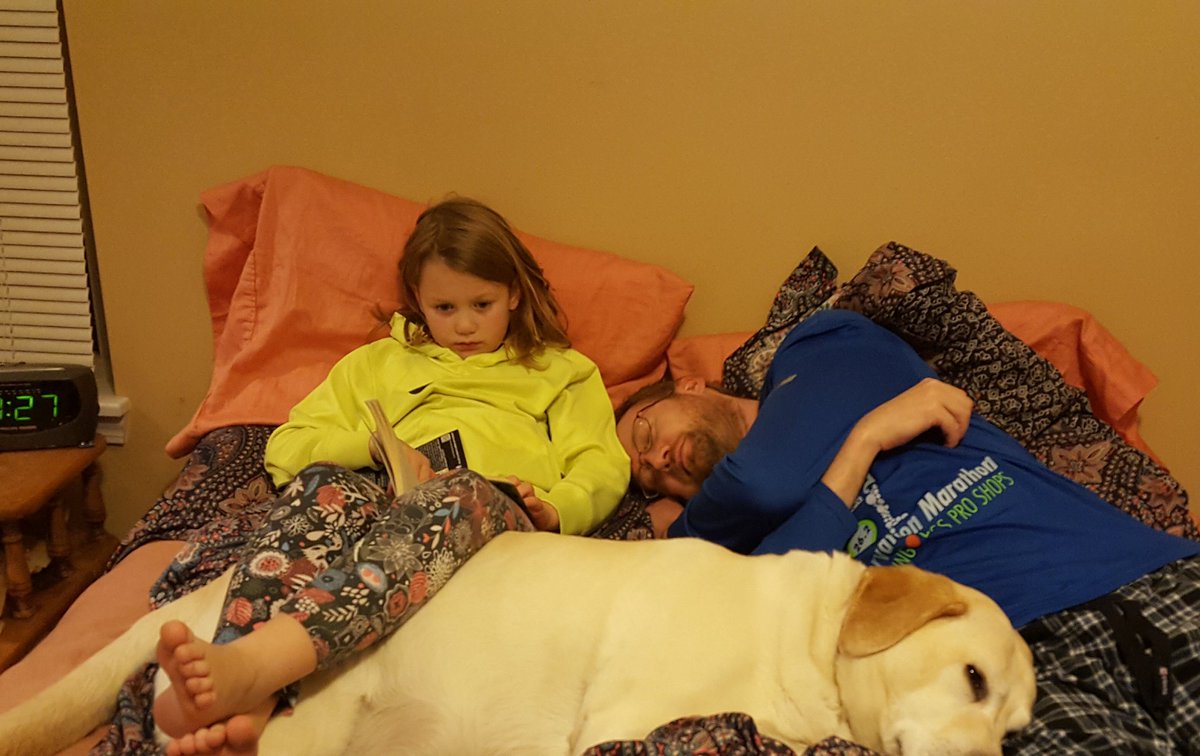 ShoneySWECC's tweet photo. Love my Emily reading! She's into the Ramona books and Diary of a Wimpy Kid! Shoney and Daddy are looking comfy! #JCReads #northiesread #therapydogsrule https://t.co/eeUg76jufU