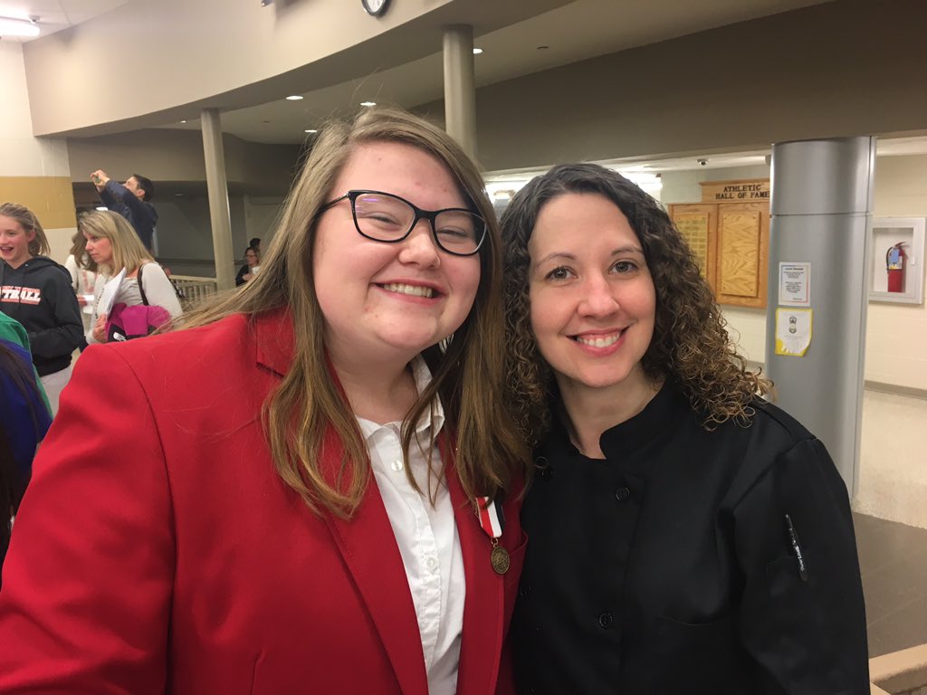 cwolfie2017's tweet photo. DCHS 8th Grade Night with Hosa 🌶's shining bright!!! I'm very proud of these Hosa Pioneers❤🐺💃🏽❤@PeggyDWright1 @CrockettMedia @WCDE_TN @hosa_dchs https://t.co/bsh16W16Yp
