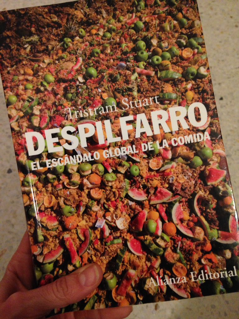 ClaraCalbet's tweet photo. Me invitó @Javieratatorra a postear durante 7 días las tapas de 7 libros que me encanten. Uno x día. Sin comentarios ni reseñas. Solo las tapas y sumar cada día a una nueva persona al desafío. Avui convoco a @cortsenc https://t.co/12GXAzeUbY
