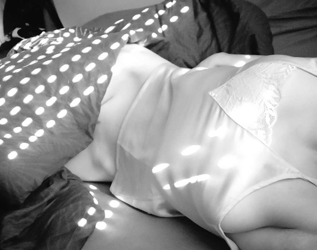 titsandwitsforu's tweet photo. Somebody asked me, why I am putting so much pressure on me to be fit and lean, I replied just for the sake of this pic where I can touch myself with Love
And moreover this body is the only place where your beautiful heart resides
#Goodmorning
#befitnow
#Askmehow
#preetquotes https://t.co/MTcUUVnqK6