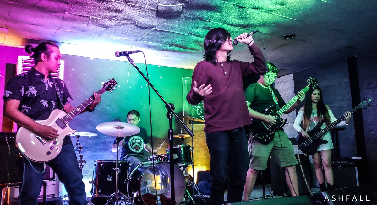 ashfallph's tweet photo. Woaaah! That night was awesome!
Thanks to all the people who came to watch and the bands who we played along with! 🖤

📸 Nix Delos Santos

#indiefamous #projectunite #ashfallph https://t.co/zSbWkVJcSn