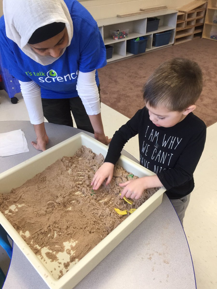 EduWilloughby's tweet photo. A wonderful treat for Friday. @LetsTalkScience came in to teach us how to be paleontologists. @stmldcsb #diggingforbones #dinosaurs https://t.co/IDaTfHNrPS