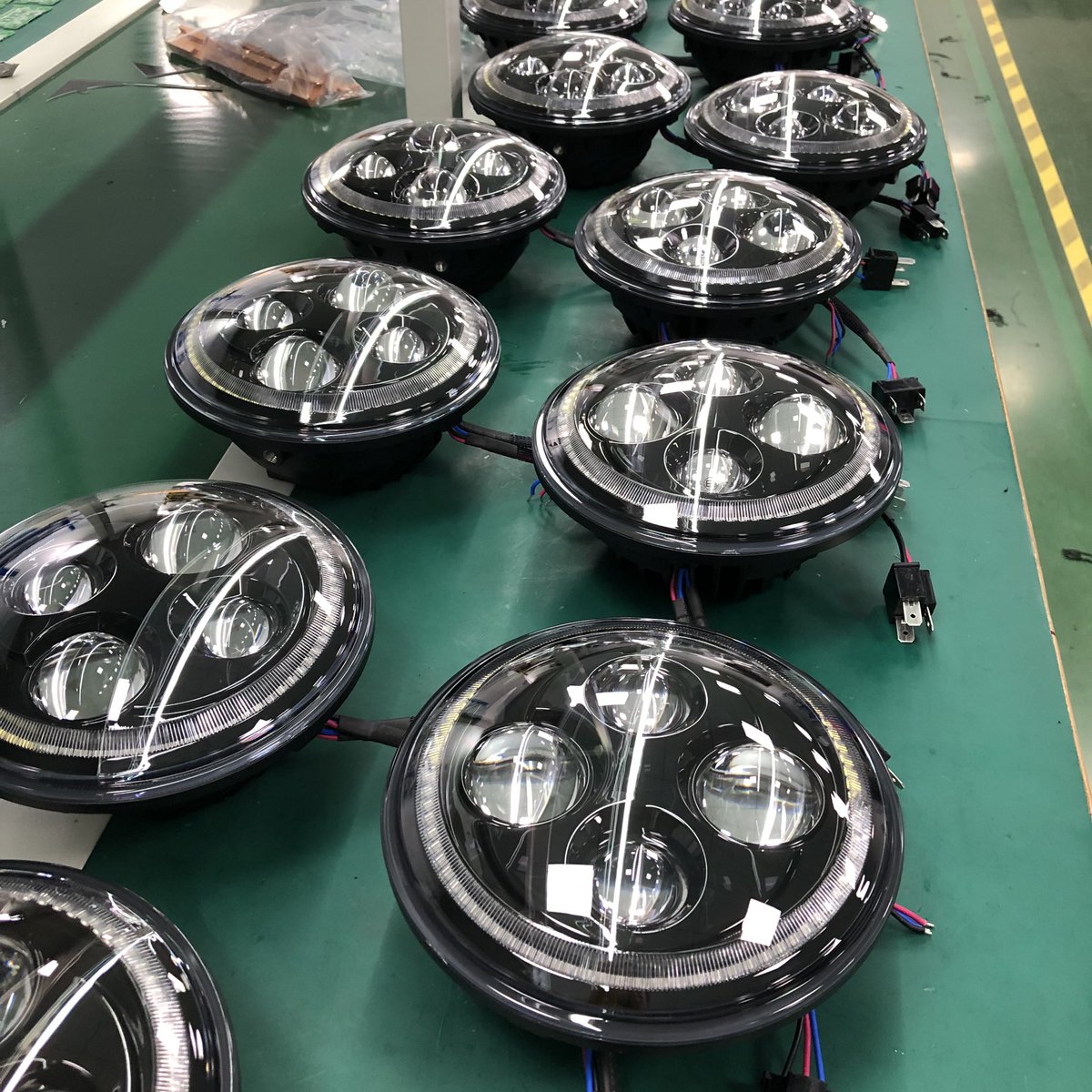 Fionaxiao05's tweet photo. Turn signal
high beam
low beam
DRL
#4x4 #smile #carlights #smile #car #offroad #ledlightings #wheellights #headlights #headlamps #feadback #Jeep #Jeepwrangler #LandRover #defender #bluetooth #appcontrolled #ledheadlights #led #Morgen #smartlights #offroading #waterproof https://t.co/VkpIbmMXFg