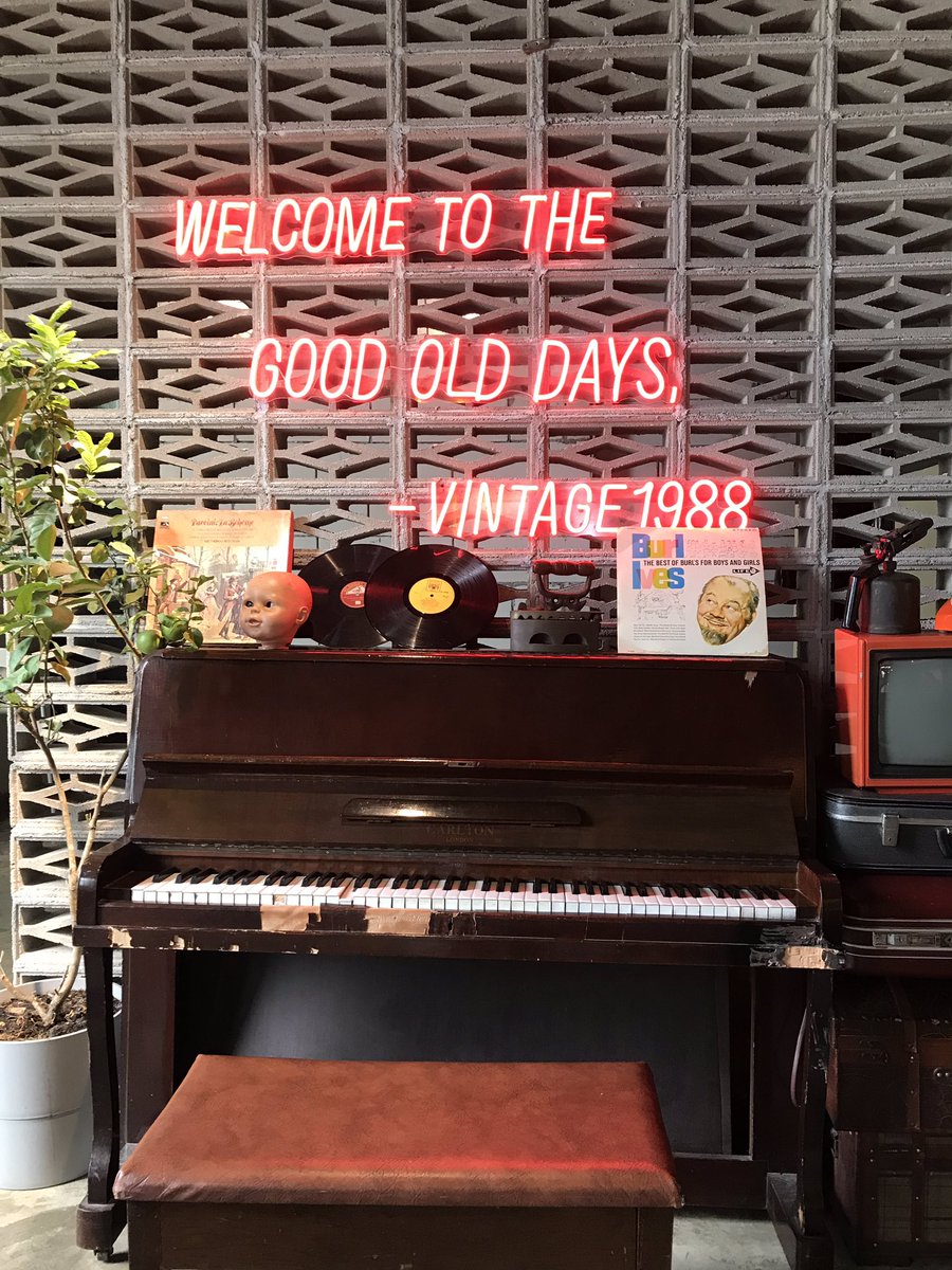 TheMagnoliaCC's tweet photo. Going back in time, in Chinatown #vintage1988 #weekendwalkabout #kltown #mytown #malaysiatrulyasia https://t.co/TPDZ6be5rs