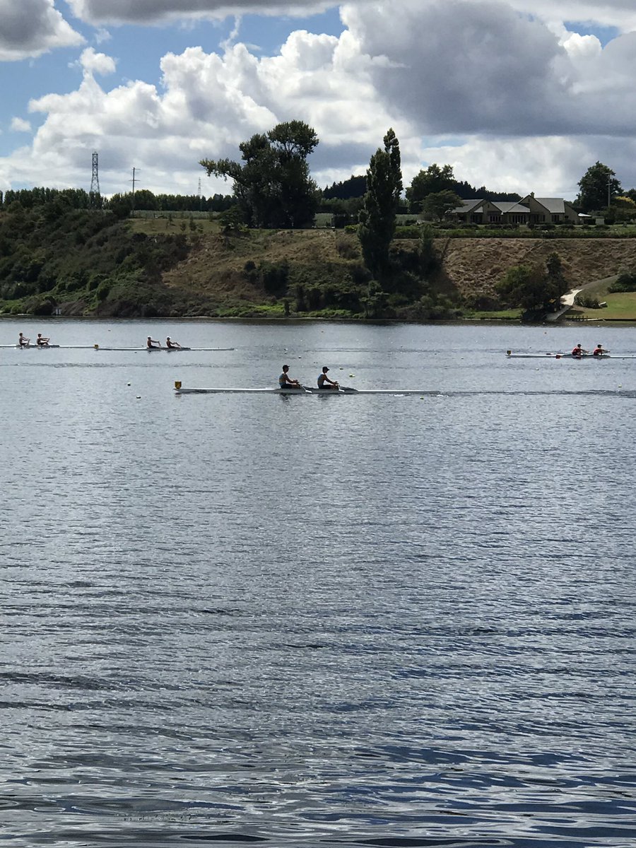 MAGS_ROW's tweet photo. Perfect conditions #nissregatta #lakekarapiro #nz #magsrow #mtalbertgrammar #rowing https://t.co/2rnuAxwOLr