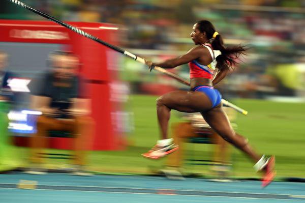 5deseptiembrecu's tweet photo. Pertiguista Yarisley Silva se adueña del título en #CopaCuba d #Atletismo https://t.co/E8gSAeRZGA @darilyscfg @arsacha @LaraRoberto06 @Magurrio @DVSToledo @Eidita @juliogranma @igorralopez @ZulariamM @thiduymad @LeiaDCienfuegos @PerniaMayrelis @Emso58 @gobciecuba @CienfuegosPoder https://t.co/MZHeuqkL1Q