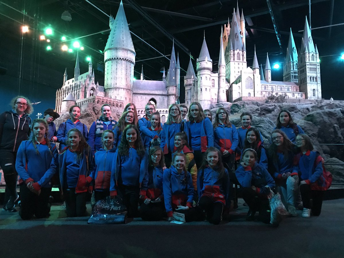 guidesarefab's tweet photo. Girls and leaders have had the best day @wbtourlondon @harrypotter @guidesarefab @Girlguiding @StaffsGuiding https://t.co/DqlURgUYH2