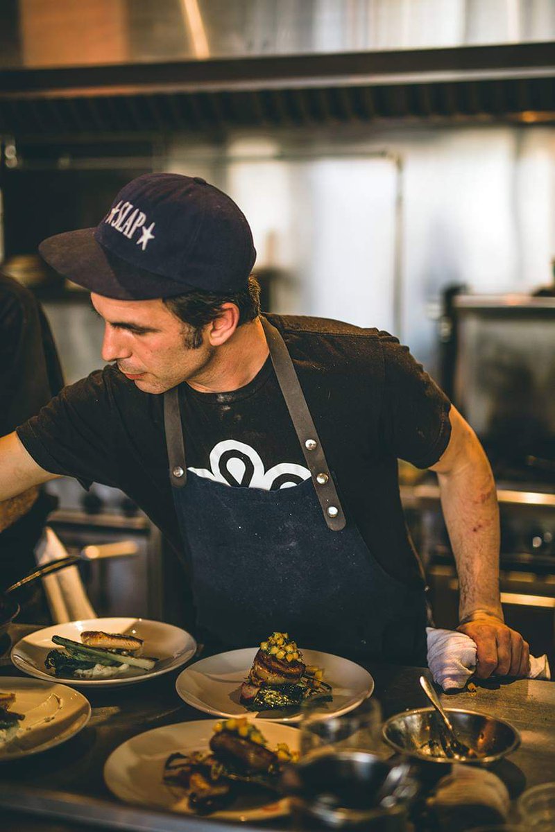 SAT_Foodlab's tweet photo. Notre chef fait son dernier dernier tour de cuisine ce soir au Labo culinaire !

Encore merci Adrien de nous avoir partagé ton amour des saveurs et des artisans-producteurs par tes plats créatifs et inspirés de notre terroir ! 

#gastronomie #foodlab https://t.co/ep9X21INbf