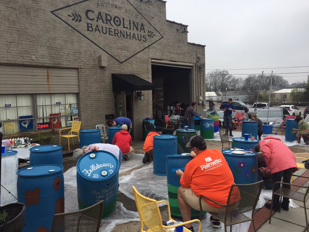 waterwoman44's tweet photo. Beautiful barrels, delicious beer, and great environmental conversation. Barrels & Beer was a success, thank you to everyone that came out πππ§βοΈπ #water #CarolinaBaurenhaus #ARJWS #ASWCD #rainbarrels #AndersonSC https://t.co/4tuPZCOMsm