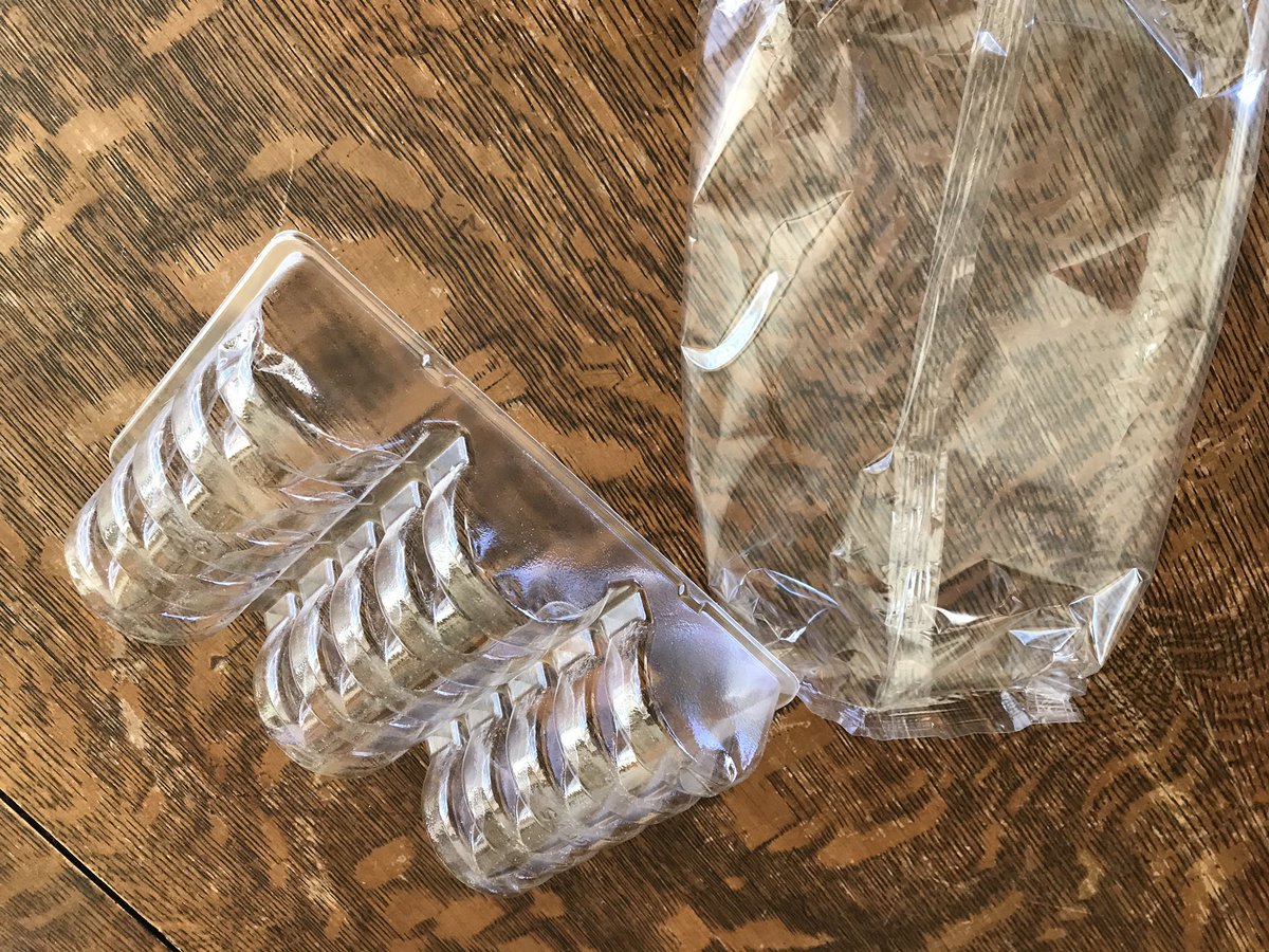 patrecycles's tweet image. #RecycleLab: It&apos;s Girl Scouts cookie season folks! Use the @How2Recycle guide provided by @girlscouts - the boxes are recyclable but the plastic inside is not. Both plastic wrap and semi-rigid tray inside go in the garbage. #RecycleRight #WhereDoesItGo @SeattleSPU @EnviroStars