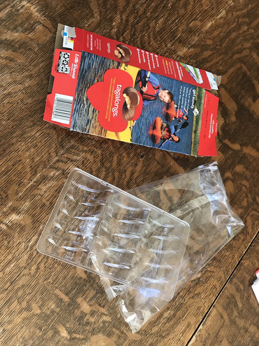 patrecycles's tweet image. #RecycleLab: It&apos;s Girl Scouts cookie season folks! Use the @How2Recycle guide provided by @girlscouts - the boxes are recyclable but the plastic inside is not. Both plastic wrap and semi-rigid tray inside go in the garbage. #RecycleRight #WhereDoesItGo @SeattleSPU @EnviroStars
