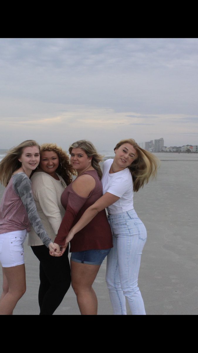 sarahcanter2's tweet photo. When the wind gets ya https://t.co/kV7guqHQKl