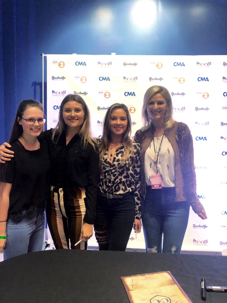 LucyViolet311's tweet photo. Had so much fun at the #C2C2019 festival stages today! Thank you @imcathmcgrath @runawayjune @NoahSchnacky for being so friendly and putting on a fantastic show! https://t.co/5Ck8NEg8Kk