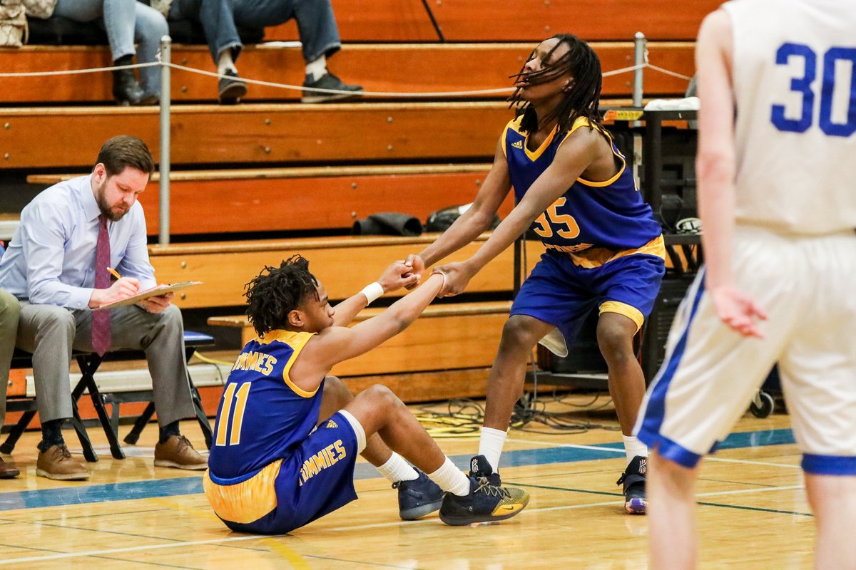 Alex Conover 🏀📷 tweet media