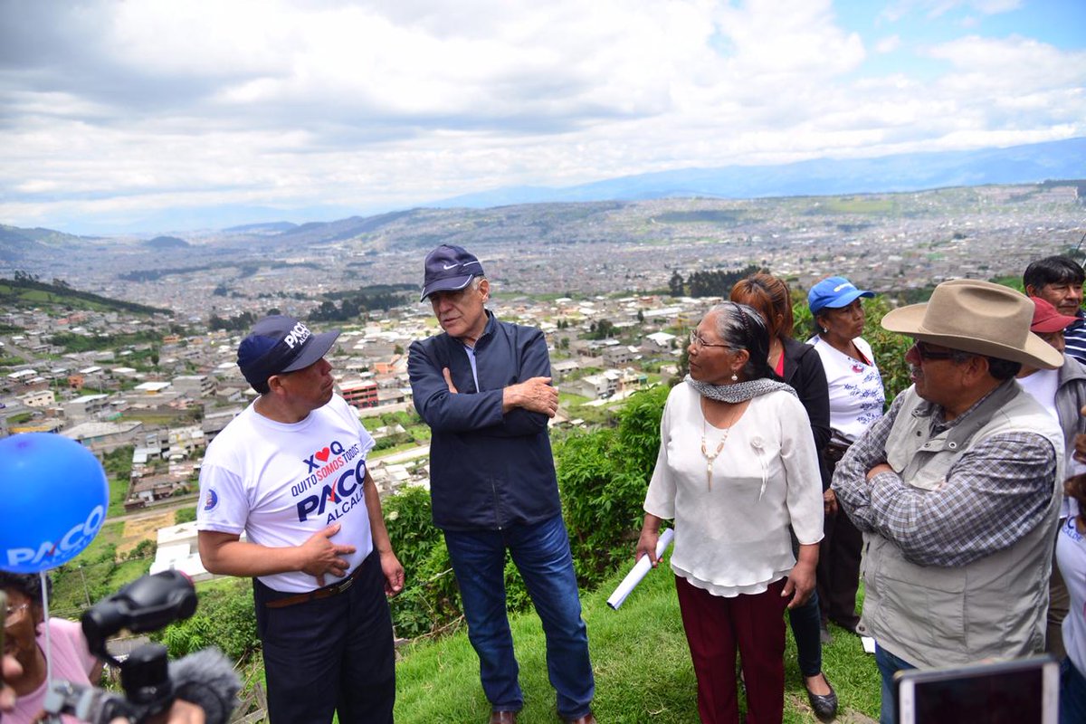 PacoMoncayo's tweet photo. Hoy recorrimos los barrios del sur de nuestra ciudad: La Cocha, Franco Méndez, La Venecia, Manuelita Sáenz y Nuevos Horizontes. Necesitan soluciones viales, de movilidad y atención de servicios básicos. ¡Juntos vamos a hacerlo para tener #ElQuitoQueSoñamos y merecemos! https://t.co/GgXMTGuRXc