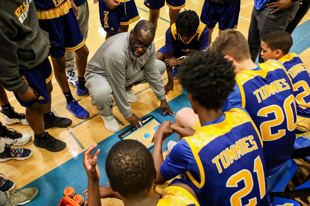 Alex Conover 🏀📷 tweet media