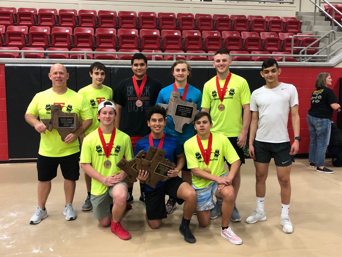 dwoodard10's tweet photo. Boys Team Regional Champions and 4 State Qualifiers today. Great job all lifters and coaches. #lotsofhardware https://t.co/1VgSNPs519