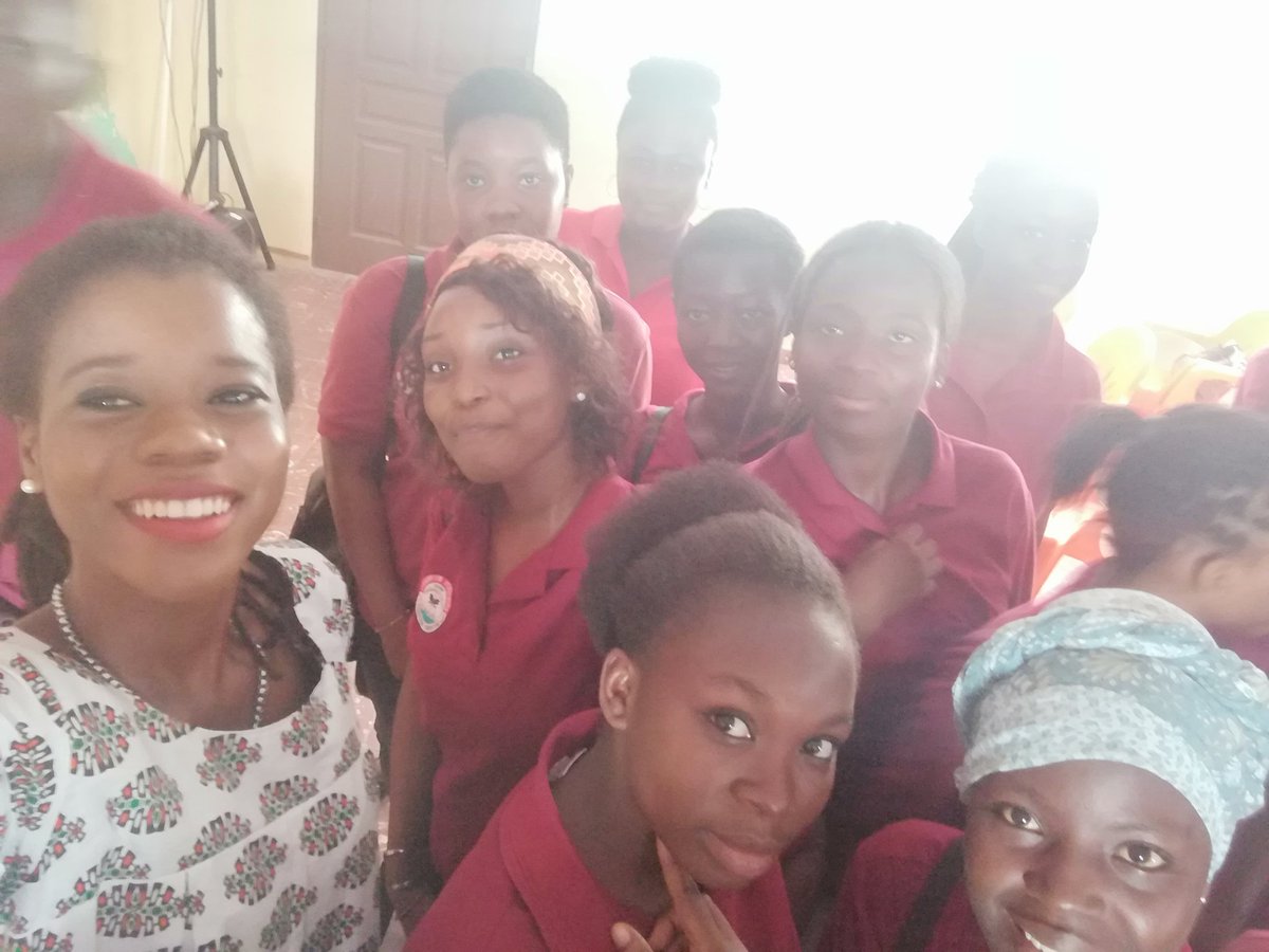 YasminaCoulbaly's tweet photo. Ce 8 mars, j'ai anime un panel sur le genre a l'UMECI pour marquer cette journee international des Droits de la Femme. Je me suis attele a presenter l'innovation ivoirienne en termes de loi pour l'egalite H&F.
#CIPDF2019 #JIF2019 ππππ https://t.co/RSJo8xj3bQ