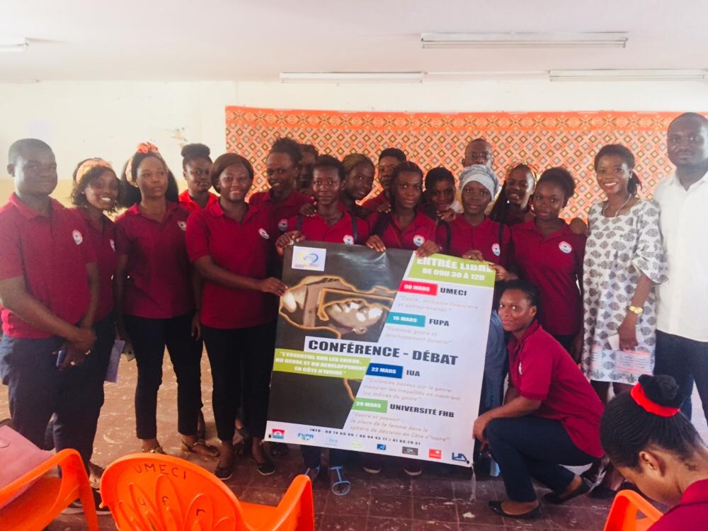 AssociationHSI's tweet photo. Pour chaque femme :
Revendiquer le droit a l'education, developper le leadership feminin et militer pour une representation des femmes aux postes de decisions, doit etre notre combat Et innovation en faveur des Droits de la femme.
#CIPDF2019 #JIF2019 #WomanRights πππππ https://t.co/fsPDAQNRHE
