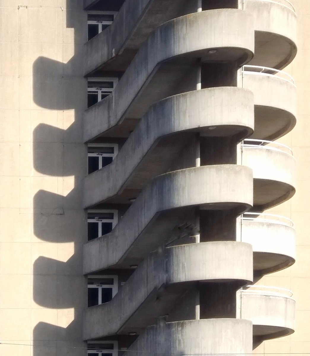 copas65's tweet photo. @jc_copas Instagram new Post Check now 👉 #archdaily #architect #architecture #Porto #Portugal #minimal #minimalism #design #concrete #Shadowhunters #waves #instagram #instagramposts https://t.co/AfCF0rNgjr