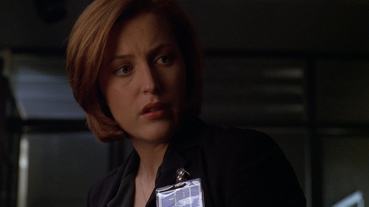 "Until she looks up at Mulder with a troubled expression. Something bordering on anger." #XFSciptWatch  #Milagro