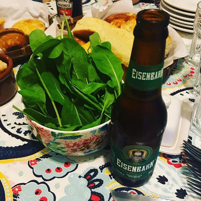 goronah's tweet photo. Verde é salada, então pode!
#instabeer #beerporn #craftbeer #cervejaartesanal #beer #cerveja #cerveza https://t.co/K5nPEhwBgy https://t.co/k3zVS5Zww2
