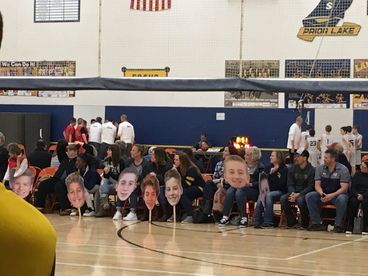 Moeltercoach's tweet image. No, this is not Duke/UNC!  This was at a 7th grade tourney. #YouHaveToBeKiddingMe