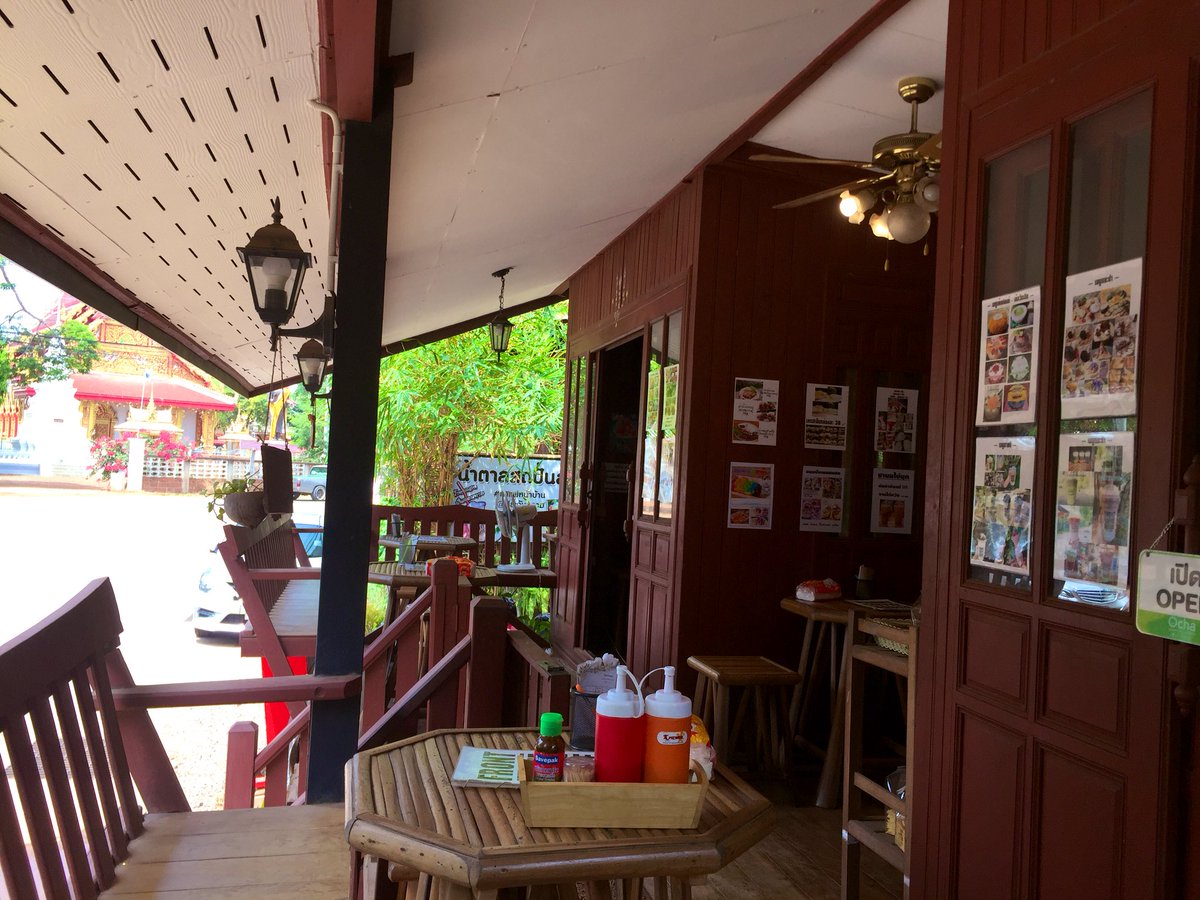 cheezedaylow's tweet photo. ชีสเดย์มาส่งพิกัดแถวปราจีนบุรีค่า ร้านกาแฟหน้าบ้าน ประจันตคาม จ. ปราจีนบุรี ขนมปังเนยนุ่มมาก 75.- โกโก้ปั่นเจ้มจ้นหนักมา�� 69.- #อร่อยไปแดก #อร่อยบอกต่อ @aroii https://t.co/1rVUVSGoGd