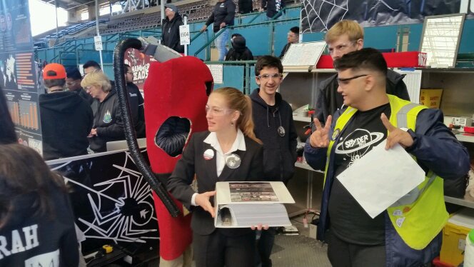 steelerobotics's tweet photo. Great example of teams exhibiting #coopertition by sharing their lessons learned with rookie teams...  #SanDiegoRegional @Team1622  @FRCTeams @FIRSTSD https://t.co/2W9bxlzniN